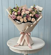Букет цветов из:  Розы и Лизиантусы в Рыбной Слободе