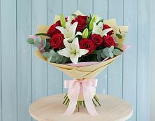 Букет цветов из:  Лилии и Розы в Рыбной Слободе