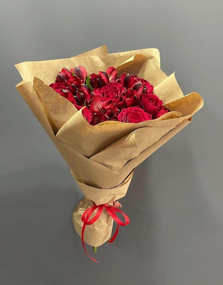 Букет цветов из: Альстромерии и Розы в Рыбной Слободе