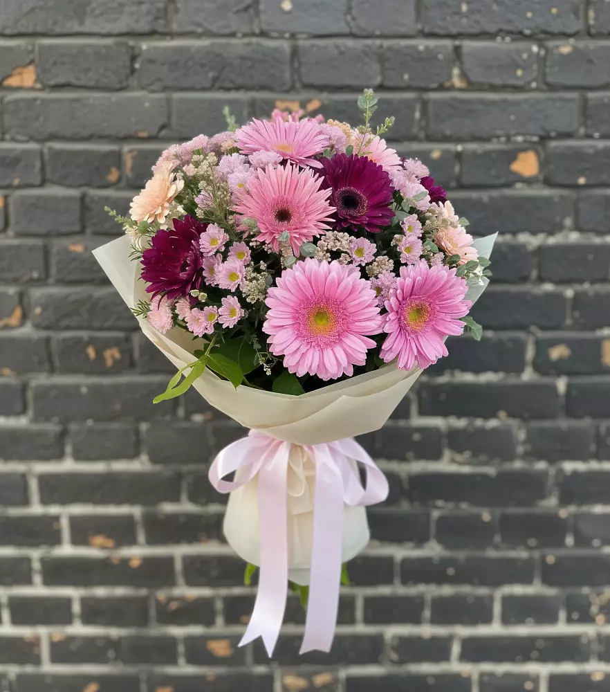 Букет цветов из: Герберы и Хризантемы в Рыбной Слободе