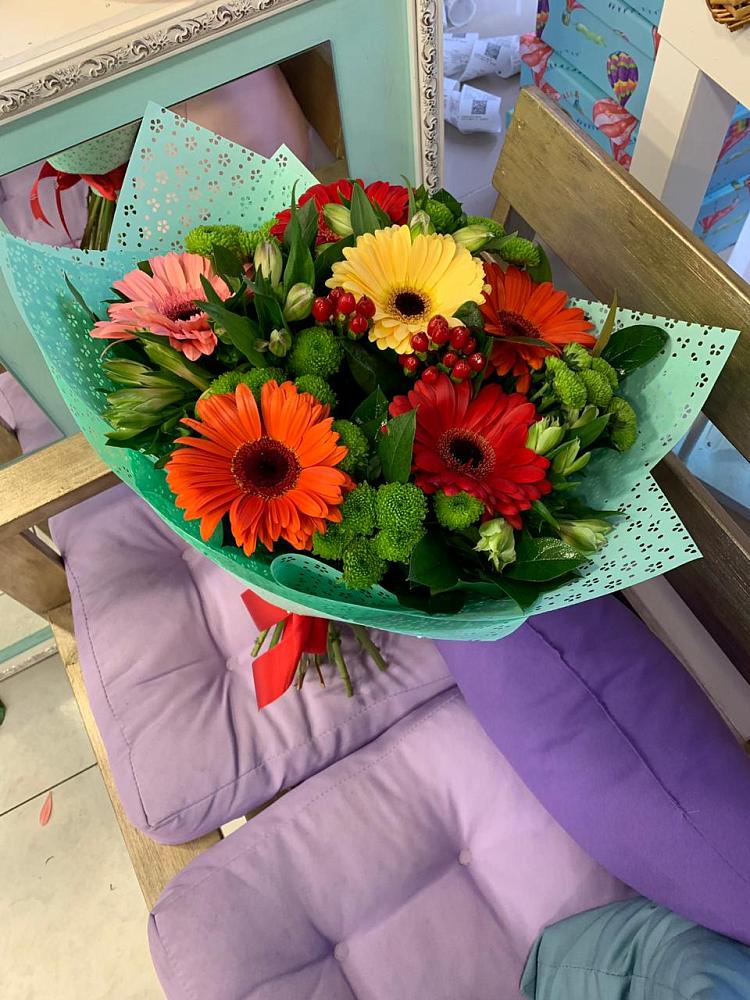 Букет цветов из: Герберы, Хризантемы и Альстромерии в Рыбной Слободе