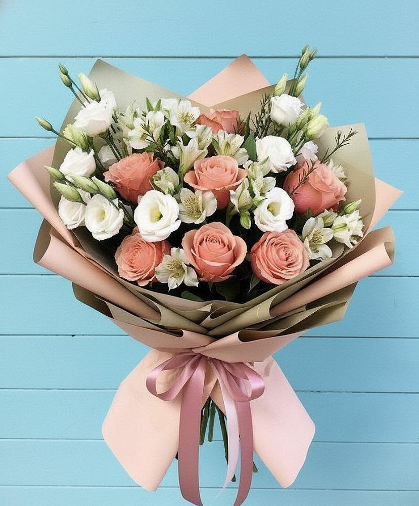 Букет цветов из: Розы, Альстромерии и Лизиантусы в Рыбной Слободе