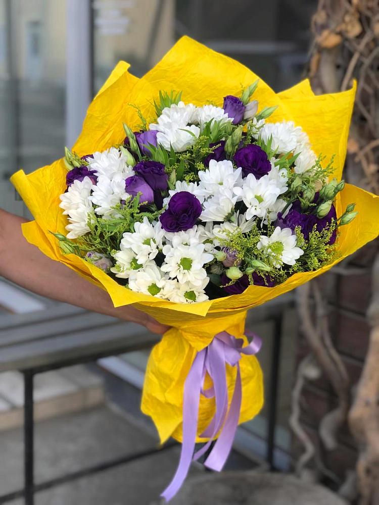 Букет цветов из: Ирисы, Хризантемы и Ромашки в Рыбной Слободе