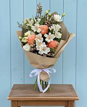 Букет цветов из:  Альстромерии, Лизиантусы, Розы и Хризантемы #REPLACE_PRED# Рыбной Слободе