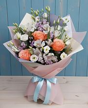 Букет цветов из:  Лизиантусы, Розы, Альстромерии и Гипсофила в Рыбной Слободе