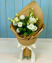 Букет цветов из:  Хризантемы и Лизиантусы в Рыбной Слободе