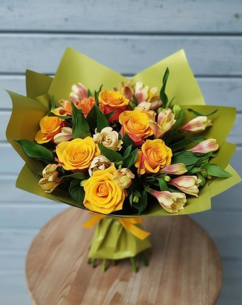 Букет цветов из: Альстромерии и Розы в Рыбной Слободе