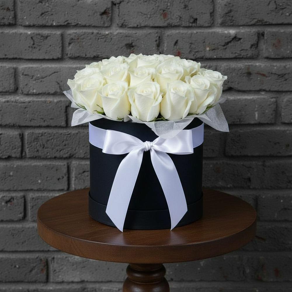 Цветочная композиция из Розы в шляпной коробке в Рыбной Слободе