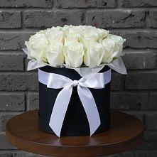 Цветочная композиция из Розы в шляпной коробке в Рыбной Слободе