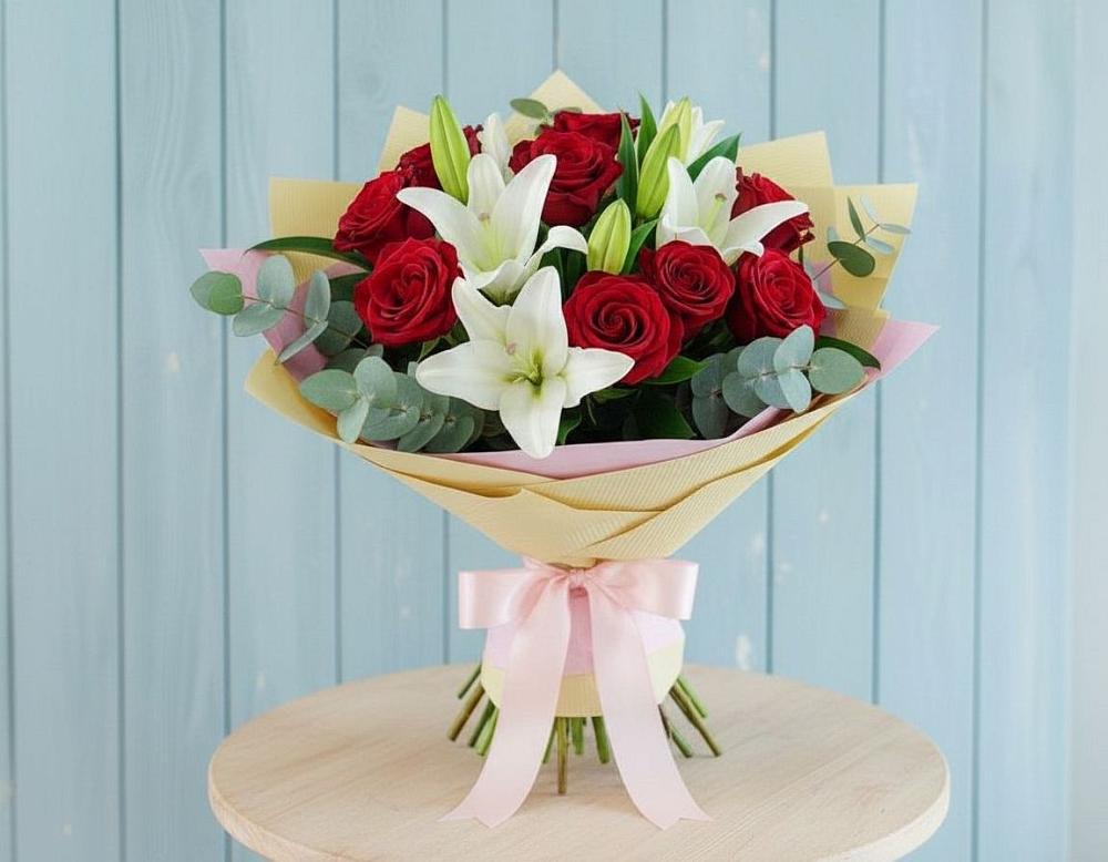 Букет цветов из: Лилии и Розы в Рыбной Слободе